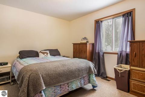 10075 Rose St, Interlochen, MI 49643 photo 8