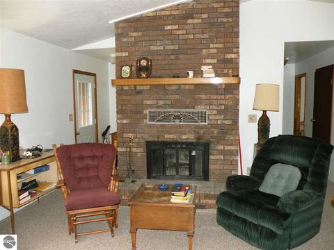 4141 Pineway Dr, Gladwin, MI 48624 photo 4