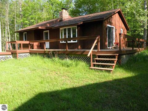 4141 Pineway Dr, Gladwin, MI 48624 photo 1