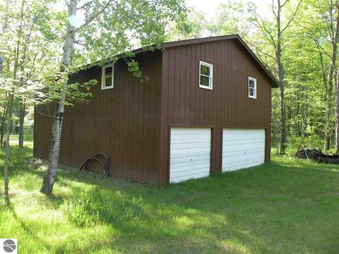 4141 Pineway Dr, Gladwin, MI 48624 photo 3