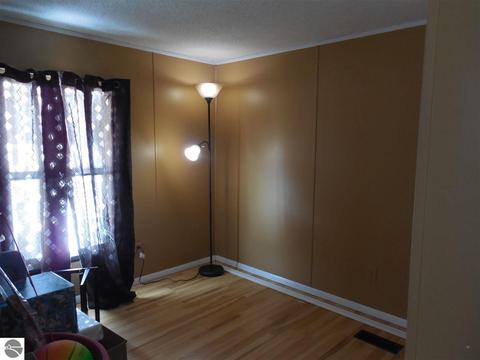 8644 E Baseline Rd, Mount Pleasant, MI 48858 photo 11