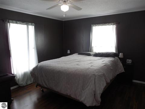 8644 E Baseline Rd, Mount Pleasant, MI 48858 photo 9