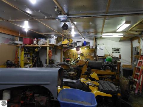 8644 E Baseline Rd, Mount Pleasant, MI 48858 photo 15