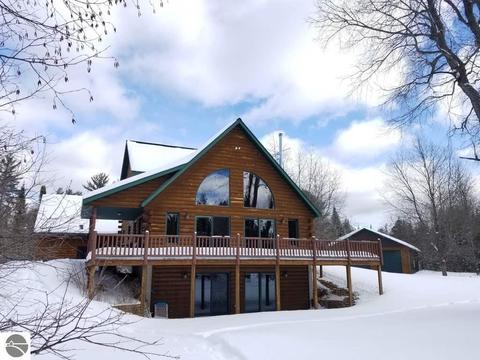 4304 Martin Dr, Frederic, MI 49733 photo 2