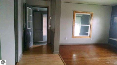 300 E Cedar St, Standish, MI 48658 photo 4