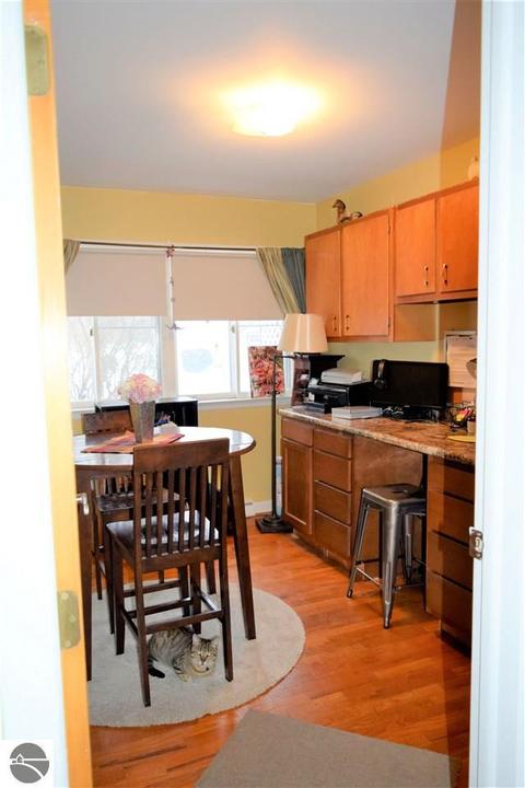 320 Devon Dr, Saint Louis, MI 48880 photo 4