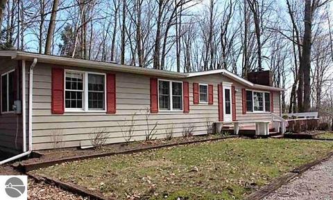475 E Wing Rd, Mount Pleasant, MI 48858 photo 3