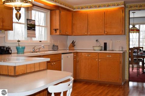 475 E Wing Rd, Mount Pleasant, MI 48858 photo 12