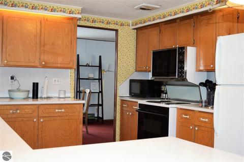 475 E Wing Rd, Mount Pleasant, MI 48858 photo 13