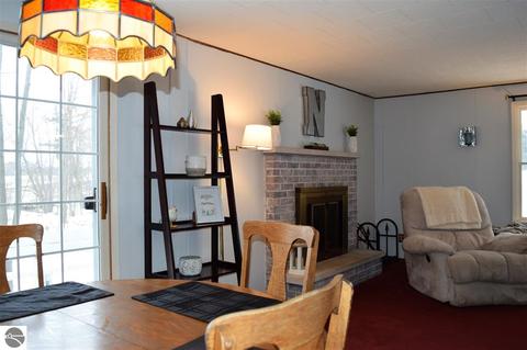 475 E Wing Rd, Mount Pleasant, MI 48858 photo 9