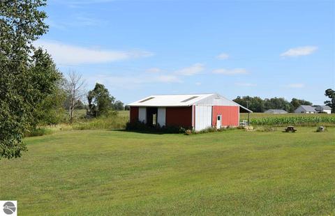 475 E Wing Rd, Mount Pleasant, MI 48858 photo 2