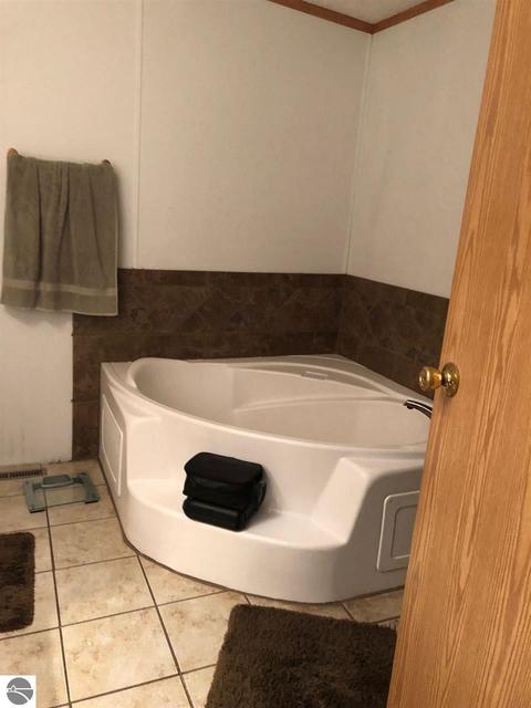 9059 E River Rd, Mount Pleasant, MI 48858 photo 12