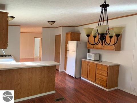 9059 E River Rd, Mount Pleasant, MI 48858 photo 4
