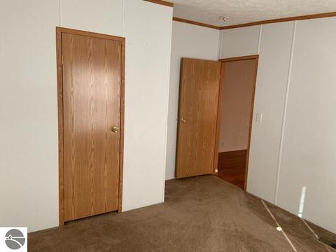 9059 E River Rd, Mount Pleasant, MI 48858 photo 21