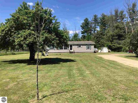 9059 E River Rd, Mount Pleasant, MI 48858 photo 1