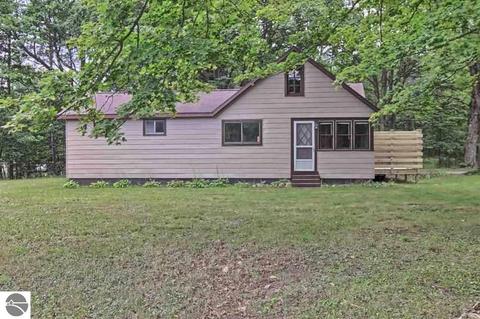 1843 Bendon Rd, Interlochen, MI 49643 photo 2