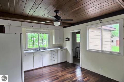 1843 Bendon Rd, Interlochen, MI 49643 photo 6