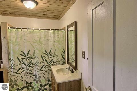 1843 Bendon Rd, Interlochen, MI 49643 photo 9