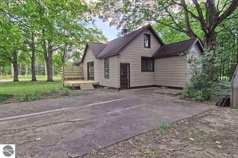 1843 Bendon Rd, Interlochen, MI 49643 photo 10