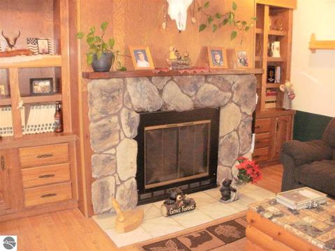 7481 S 25 Rd, Boon, MI 49618 photo 3