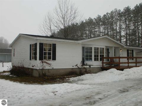 7481 S 25 Rd, Boon, MI 49618 photo 2