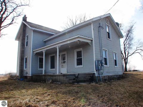 2668 S Begole Rd, Ithaca, MI 48847 photo 1