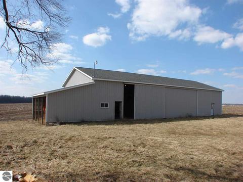 2668 S Begole Rd, Ithaca, MI 48847 photo 4