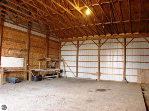 2668 S Begole Rd, Ithaca, MI 48847 photo 10