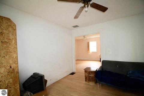 224 S Ithaca St, Ithaca, MI 48847 photo 4