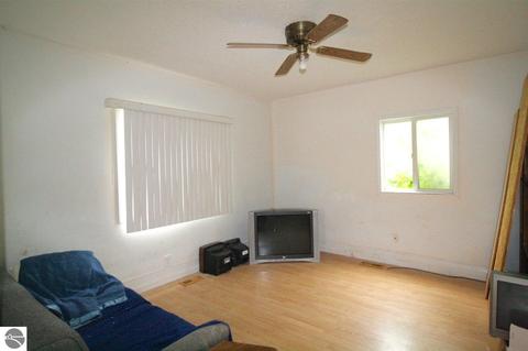 224 S Ithaca St, Ithaca, MI 48847 photo 3