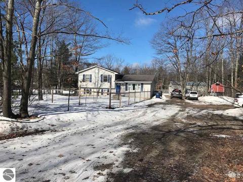 5848 Karlin Rd, Interlochen, MI 49643 photo 2