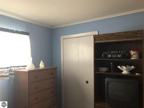 421 Moyer Ave, Alma, MI 48801 photo 7