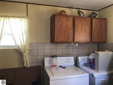 421 Moyer Ave, Alma, MI 48801 photo 13