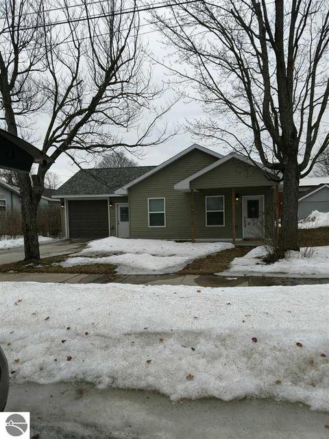707 Elm St, Grayling, MI 49738 photo 1