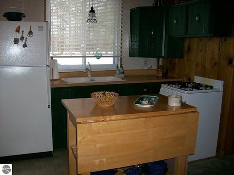 924 Schemp Rd, Lupton, MI 48635 photo 2
