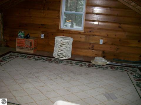 924 Schemp Rd, Lupton, MI 48635 photo 12