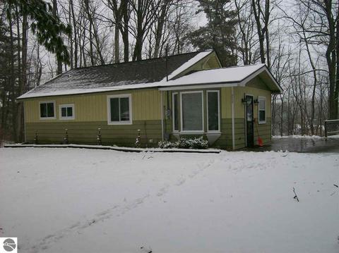 924 Schemp Rd, Lupton, MI 48635 photo 1