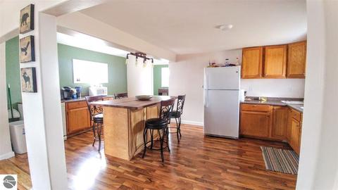 208 Myrtle St, Boon, MI 49618 photo 2