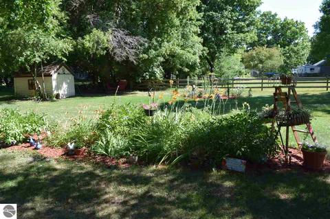 224 E Wright Ave, Shepherd, MI 48883 photo 6