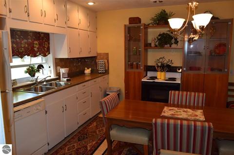 224 E Wright Ave, Shepherd, MI 48883 photo 9