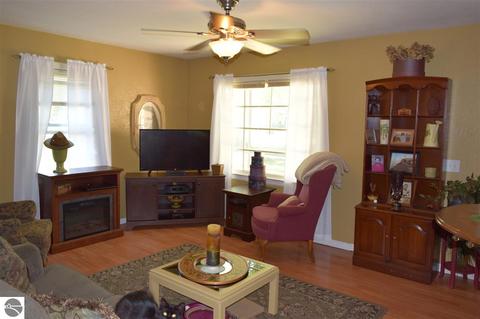 224 E Wright Ave, Shepherd, MI 48883 photo 11