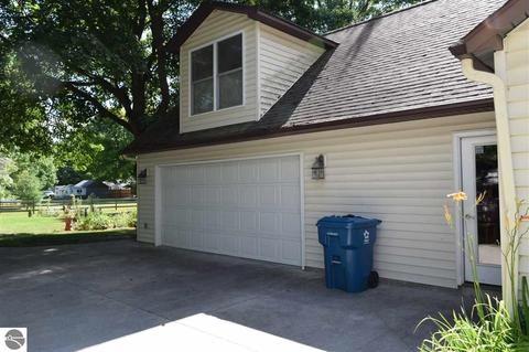 224 E Wright Ave, Shepherd, MI 48883 photo 4