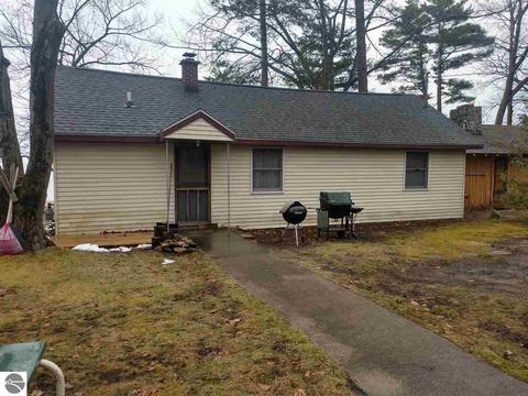 276 N Huron, Au Gres, MI 48703 photo 2
