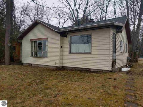 276 N Huron, Au Gres, MI 48703 photo 1