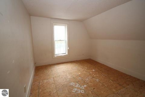 314 E Seventh St, Clare, MI 48617 photo 16