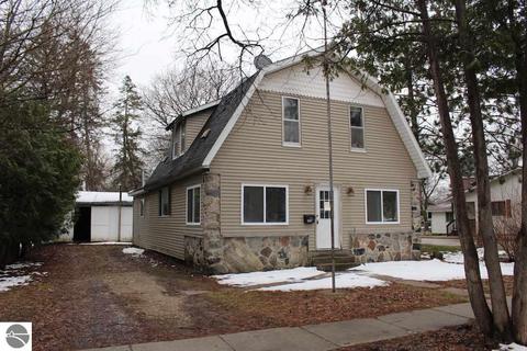 314 E Seventh St, Clare, MI 48617 photo 1