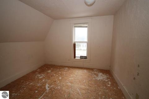 314 E Seventh St, Clare, MI 48617 photo 18