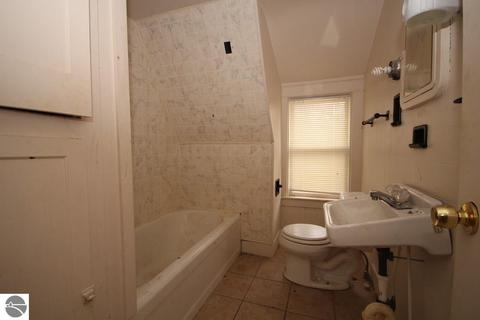 314 E Seventh St, Clare, MI 48617 photo 20