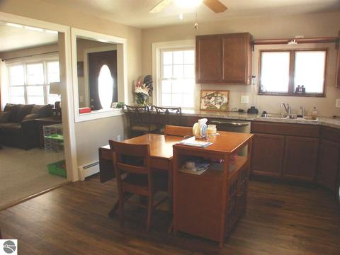 2244 N Jerome Rd, Ithaca, MI 48847 photo 4