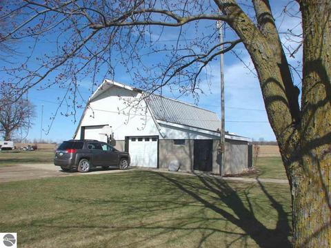 2244 N Jerome Rd, Ithaca, MI 48847 photo 3
